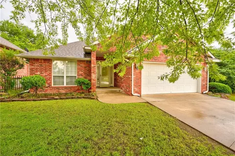 1185 Augusta Ct, Shawnee, OK 74801