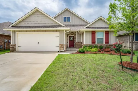 9040 NW 119th St, Yukon, OK 73099