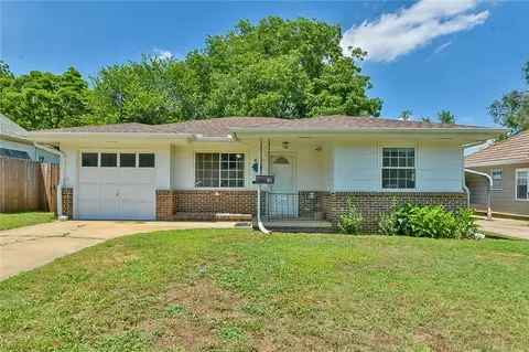 48 E Drummond St, Shawnee, OK 74801