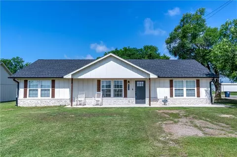 202 S 1st Ave, Stroud, OK 74079