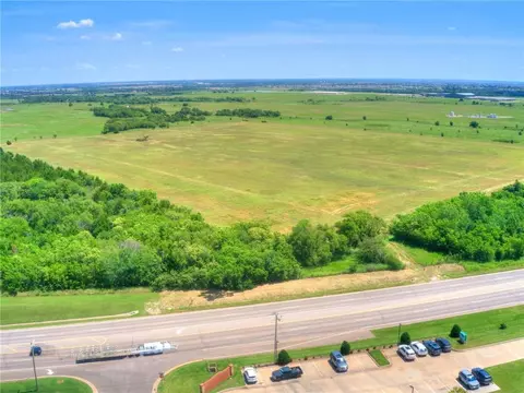 0000 NW Expressway St, Yukon, OK 73099