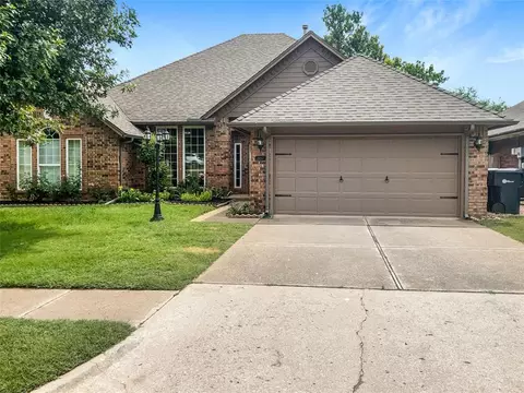 19812 Harness Ct, Edmond, OK 73012