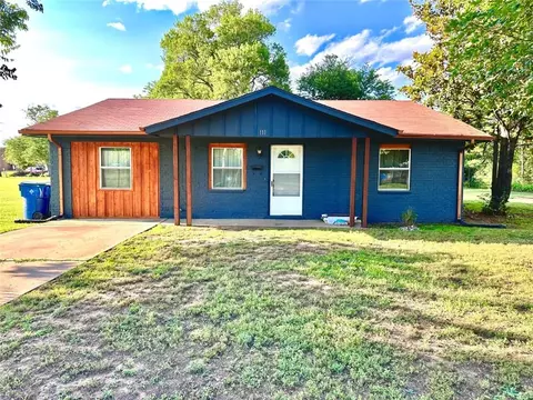 111 E Ada Sipuel Ave, Chickasha, OK 73018