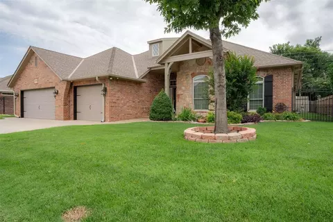 6708 Stinchcomb Dr, Oklahoma City, OK 73132