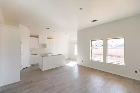 12316 SW 30th St, Yukon, OK 73099