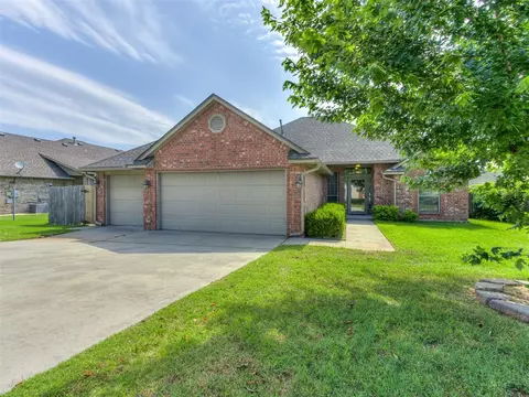 1970 Townsend Ct, Midwest City, OK 73130