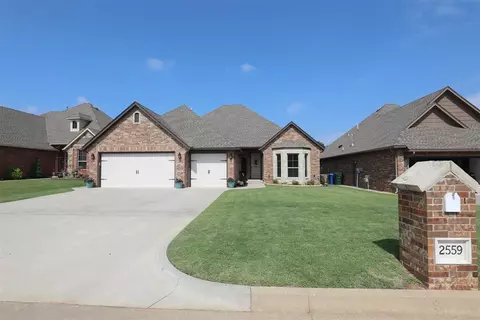 2559 Forest Xing, Choctaw, OK 73020