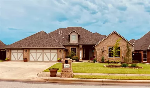 4700 Caveat Dr, Edmond, OK 73025