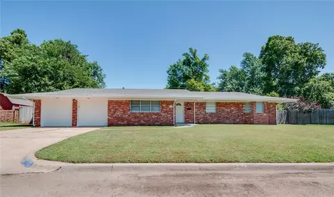 2609 Chateau Dr, Norman, OK 73069