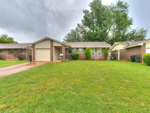 2516 Kings Rd, Moore, OK 73160