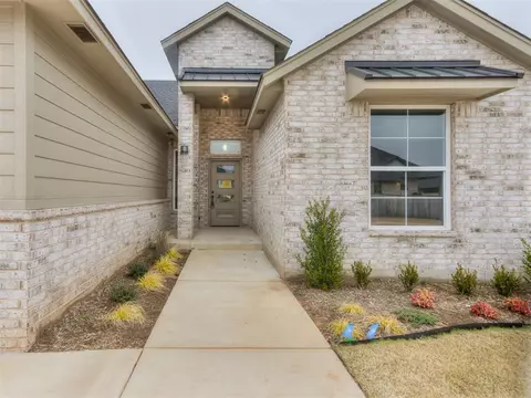 4712 Bermuda Dr, Mustang, OK 73064