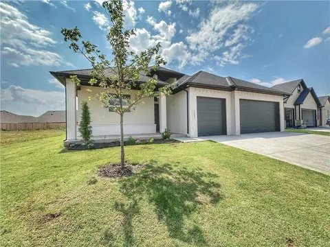 15221 Jasper Ln, Edmond, OK 73013