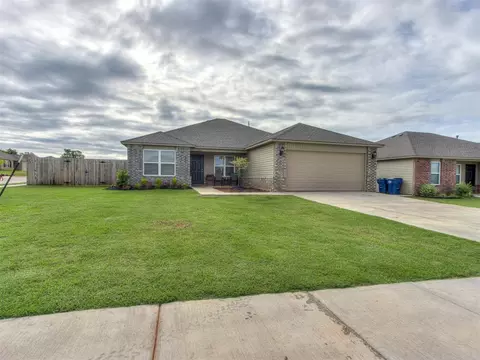 1304 S Rae Dr, Mustang, OK 73064