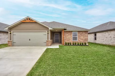 821 Saint James Pl, Newcastle, OK 73065