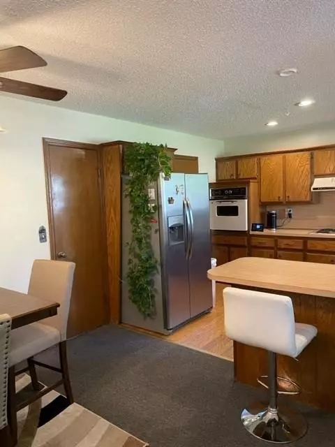 413 Clermont Dr, Edmond, OK 73003 photo 2
