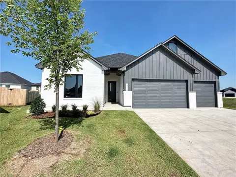 8117 NW 151st Cir, Edmond, OK 73013