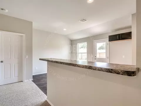 9528 Saddle Dr, Yukon, OK 73099 photo 6