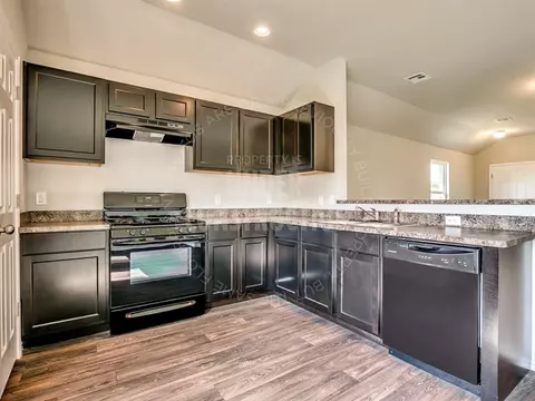 9528 Saddle Dr, Yukon, OK 73099 photo 8