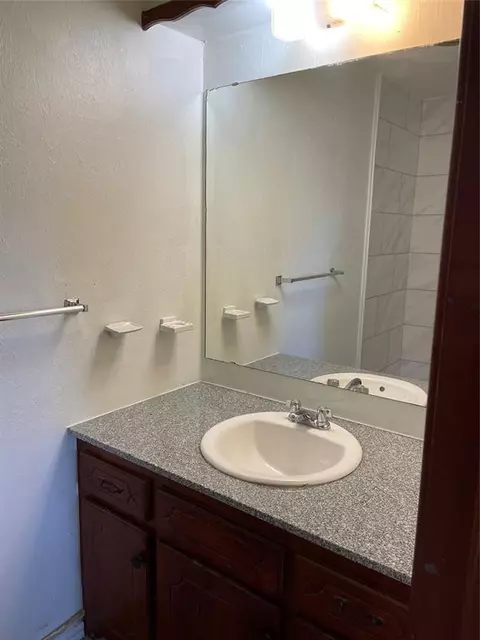110 Marigold Dr, Tuttle, OK 73089 photo 12