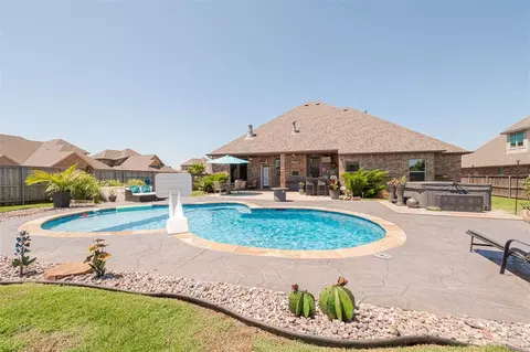 19000 Barnstable Ct, Edmond, OK 73012