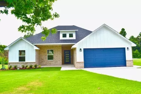 647 S Aqua Clear Dr, Mustang, OK 73064