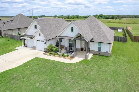 11683 Carefree Ln, Shawnee, OK 74804