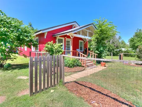 320 S Scott St, Del City, OK 73115