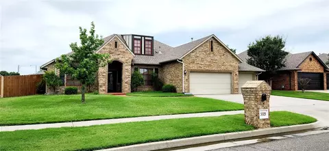 3321 Red Maple Ln, Moore, OK 73170