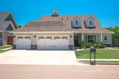 7616 Walk In The Park Dr, Edmond, OK 73034