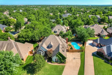 1304 Twin Grove Cts, Edmond, OK 73025