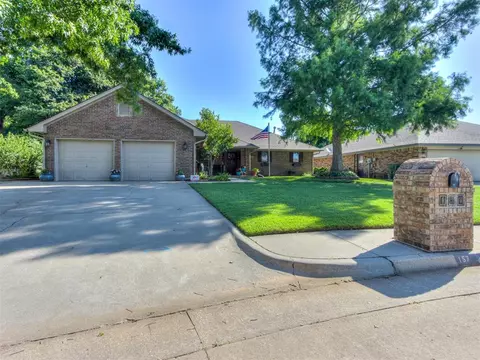 157 E Vail Dr, Yukon, OK 73099 photo 2
