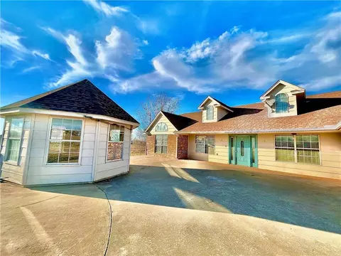 35296 W Highway 9 Hwy, Mountain View, OK 73062
