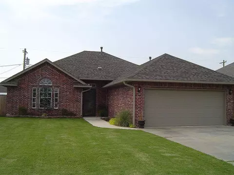 1001 Lawton, Moore, OK 73160