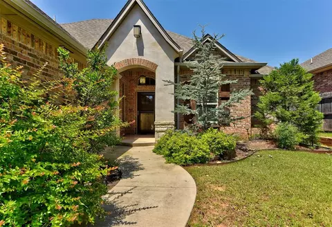 623 Napol Ave, Edmond, OK 73034