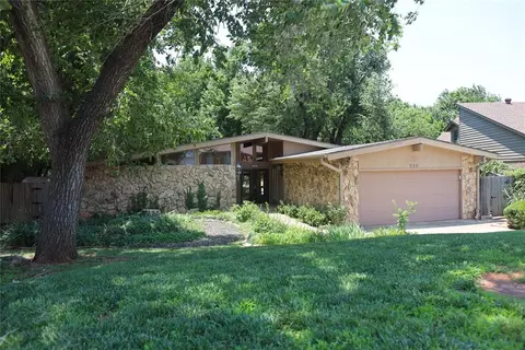 320 W Platt Dr, Yukon, OK 73099
