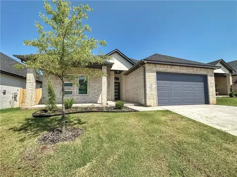 15321 Caspian Ln, Edmond, OK 73013