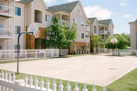 2200 Classen Blvd #10-112, Norman, OK 73071