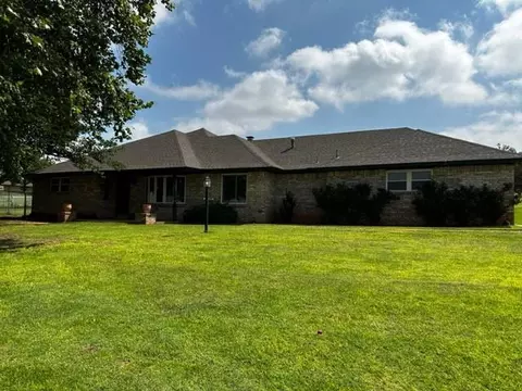 22681 E 1030 Rd, Clinton, OK 73601
