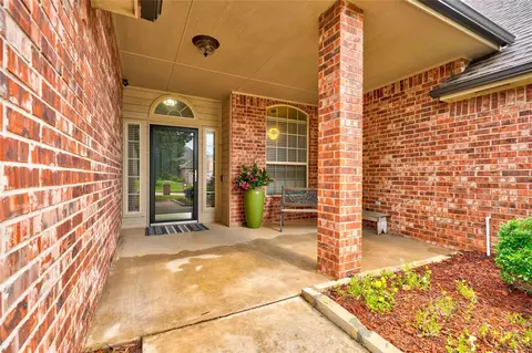 417 Summit Way, Norman, OK 73071 photo 2