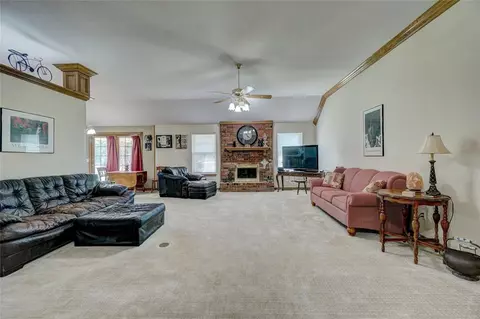 831 Bob White Rd, Tuttle, OK 73089 photo 9