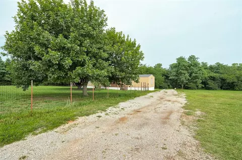 2108 County Road 1245, Tuttle, OK 73089 photo 2