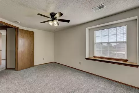 2118 Lakecrest Dr, Moore, OK 73170 photo 23