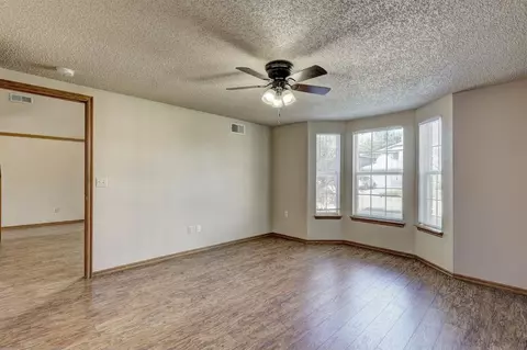 2118 Lakecrest Dr, Moore, OK 73170 photo 10