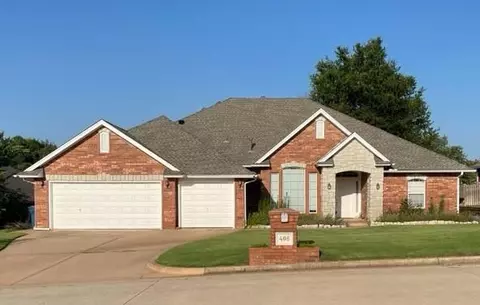 408 Elizabeth Dr, Midwest City, OK 73130