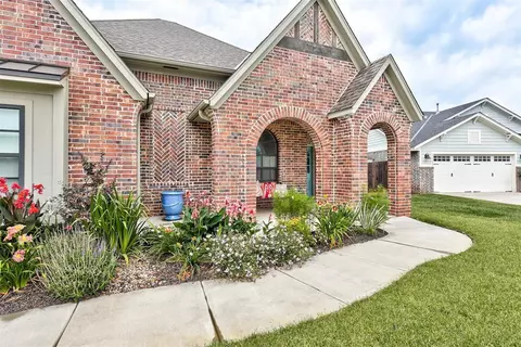1449 Arts District Dr, Edmond, OK 73034