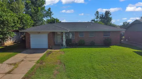 845 NW 15th St, Moore, OK 73160