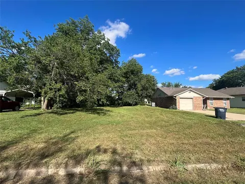 221 N Louisa Ave, Shawnee, OK 74801