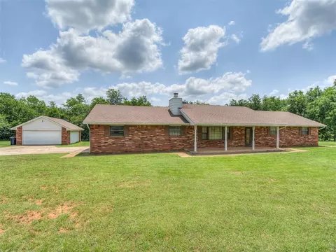32224 Sparrow Rd, Norman, OK 73072