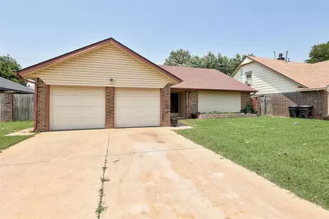 401 N Ramblin Oaks Dr, Moore, OK 73160