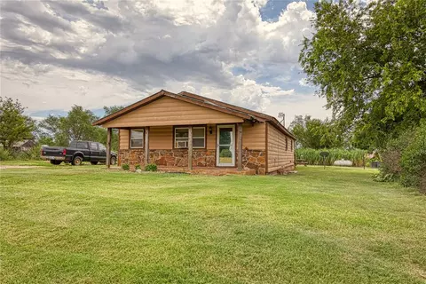 306 E 6th St, Leedey, OK 73654 photo 2